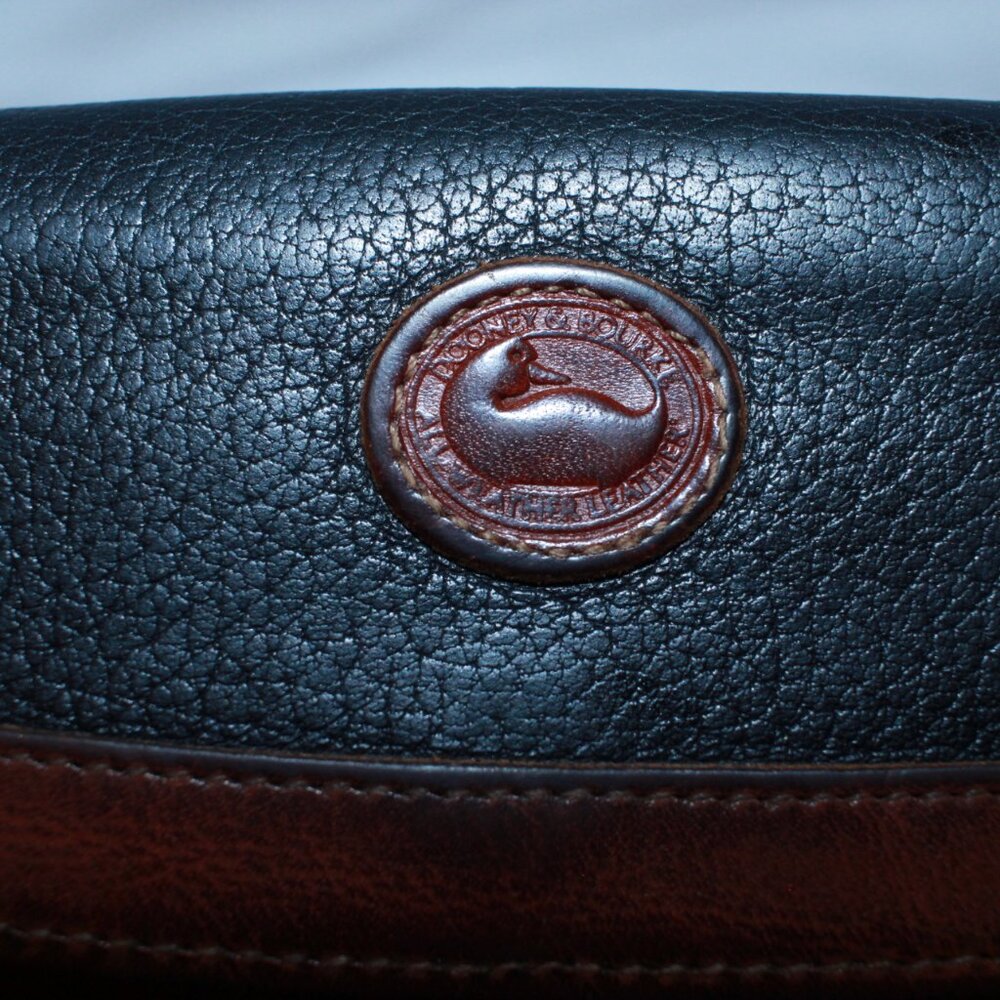 Dooney & Bourke Black & British Tan Vintage IVY Wallet Checkbook W Coinpurse - Picture 11 of 11